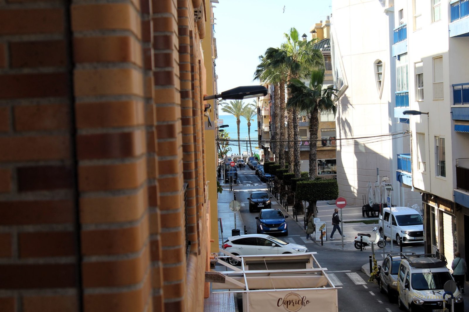 Exclusivo Piso en Calle Ramón Gallud: 2 Hab, Terraza y Suite con Aseo Privado