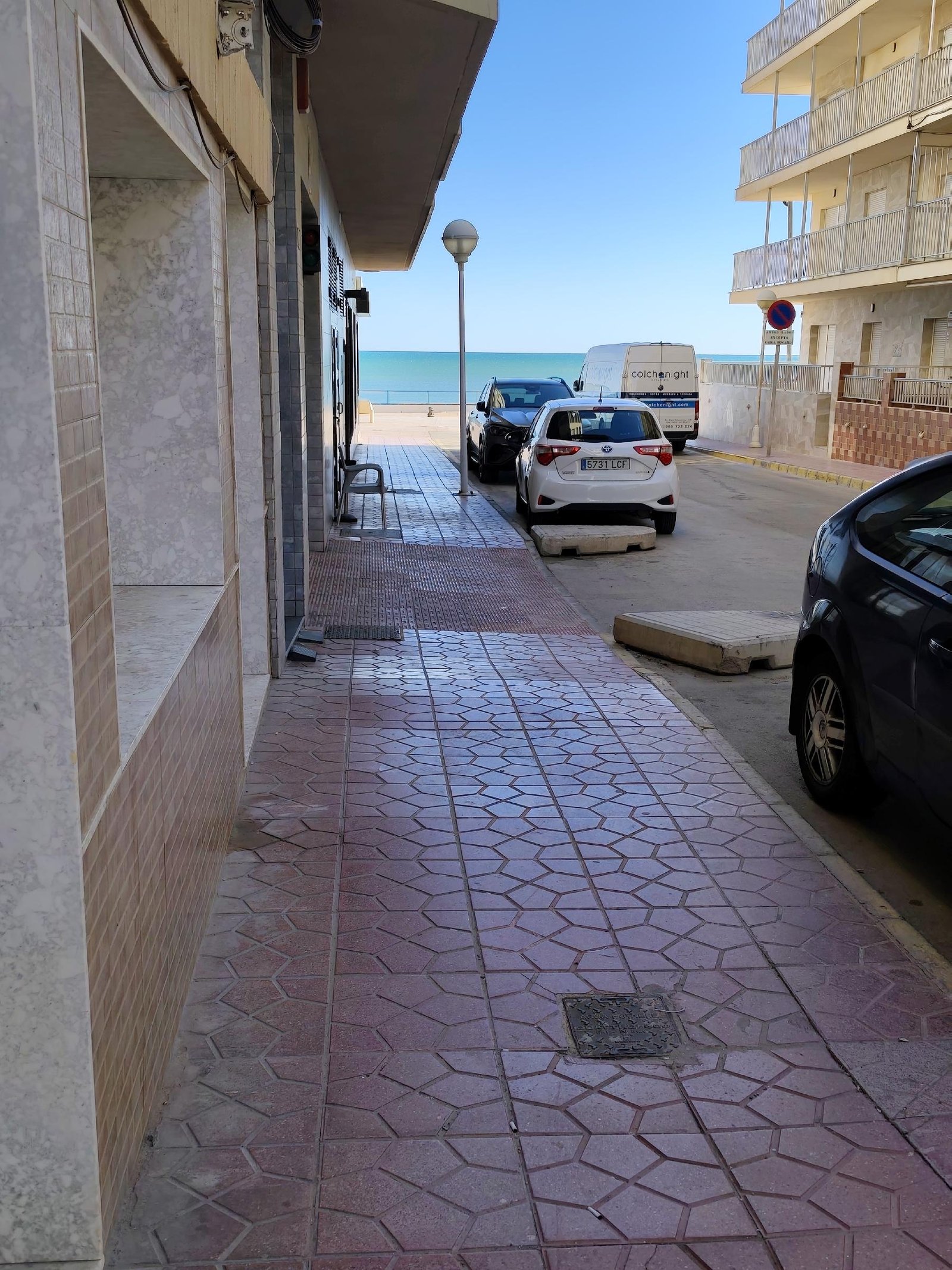 Planta baja de tres dormitorios a cincuenta metros de la playa
